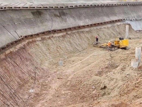达拉特基坑边坡加固
